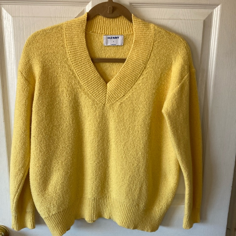 Old Navy size small yellow sweater